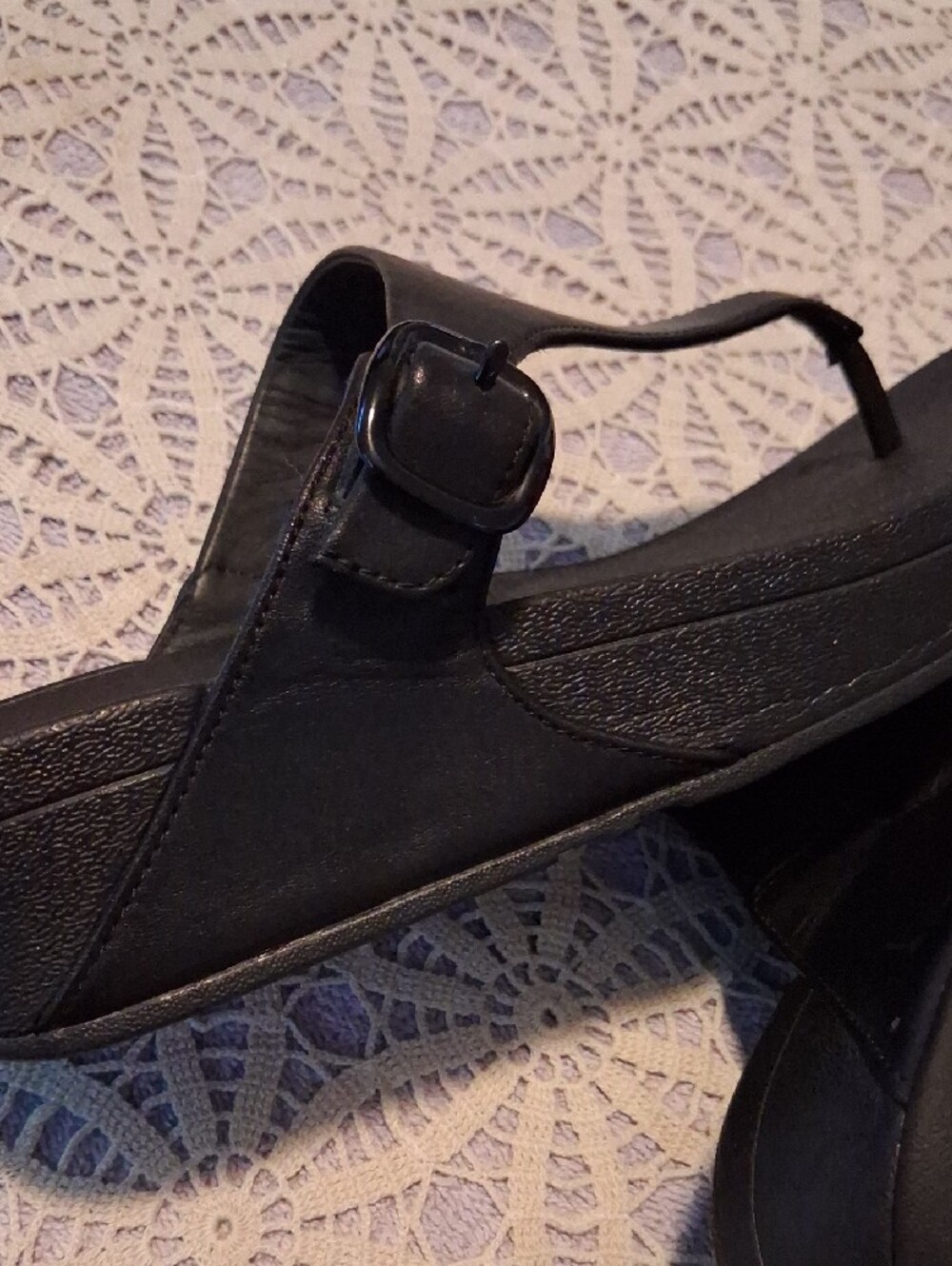 Fitflop Black Leather Thong Clog Sandals - Picture 8 of 12
